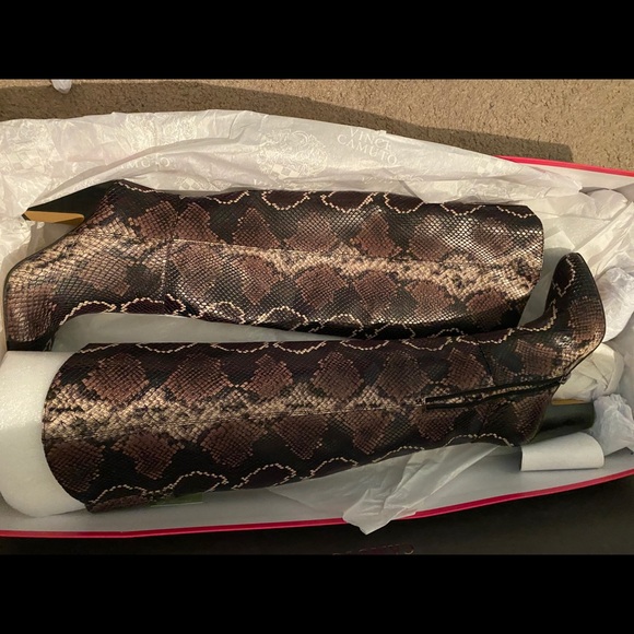 ✨NEW OVER THE KNEE BOOTS ✨VINCE CAMUTO - Picture 5 of 14